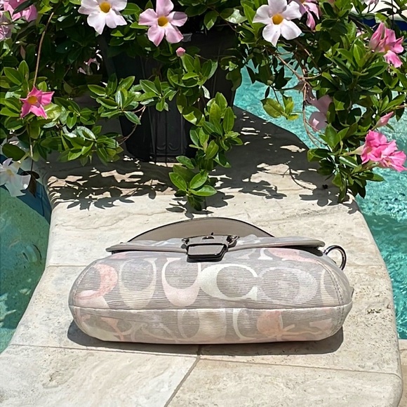 Coach SoHo Optic Pastel Sig C Grey & Peach w/Leather Trim Linen Flap Buckle Hobo - Picture 9 of 16